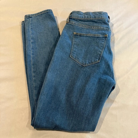 GAP Women’s Blue Regular Light Denim Jeans - Picture 14 of 15